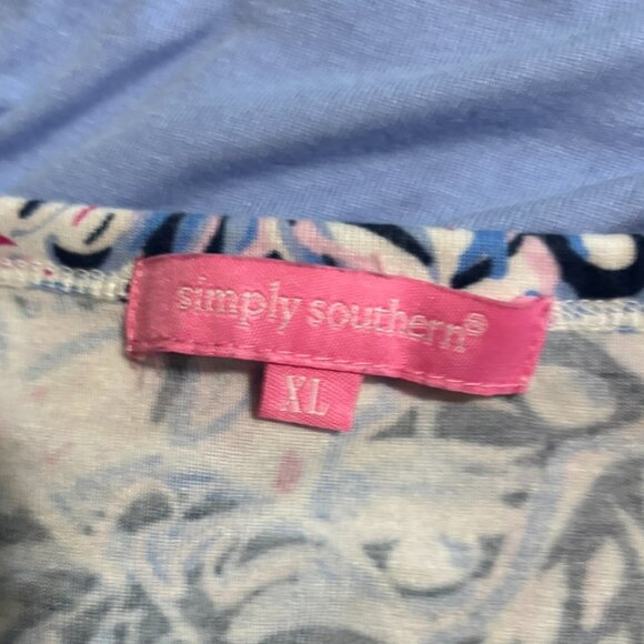 Simply Southern Long Sleeve Graphic Top – Blue Floral Print, Size XL - Picture 5 of 5